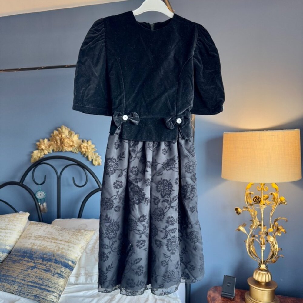 Girls Formal Black Velvet Dress NWT
